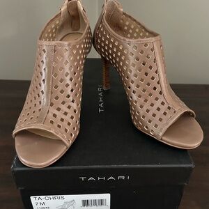 Tahari Chris Peep Toe Bootie - Sz 7
